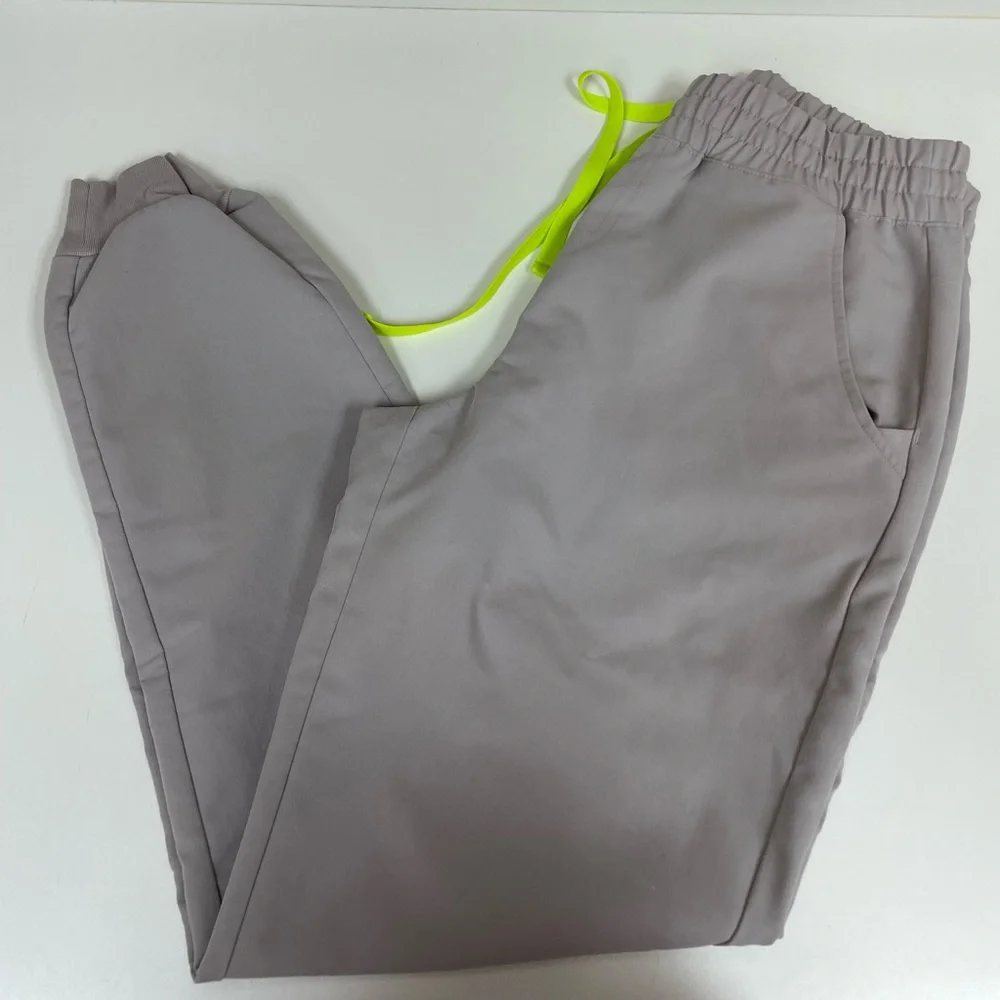 Scrub Set - Picture 2 of 2